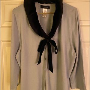 Sweater with velvet bow